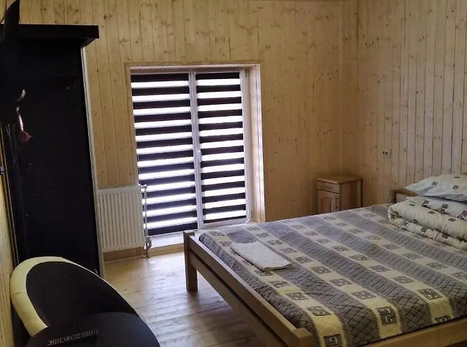 Lisnyi Отель